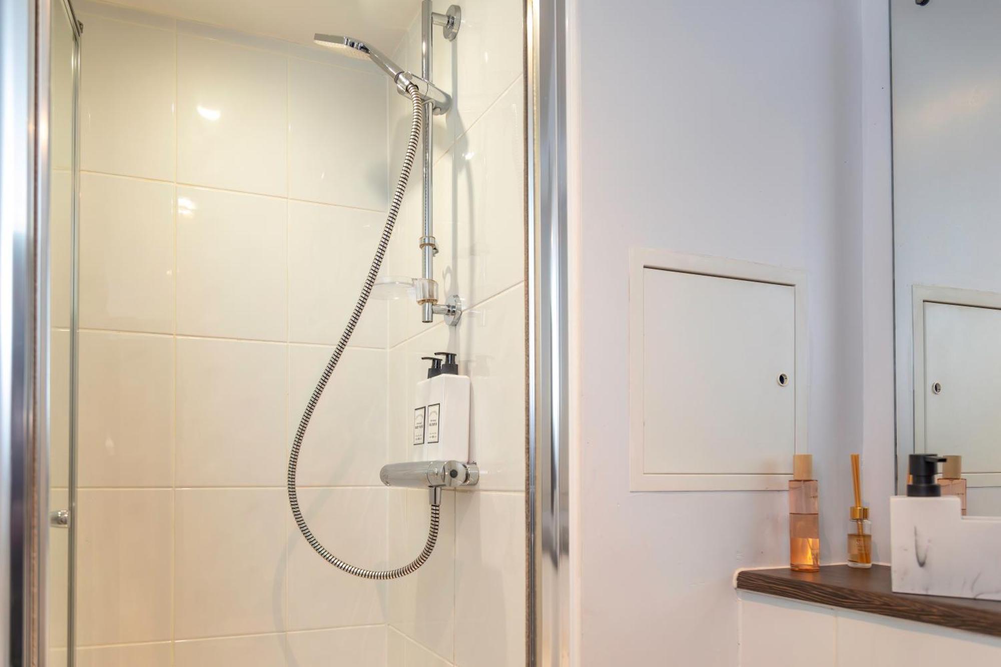 L1 Comfy Escapes - Long Stay Discounts Apply! Liverpool Exteriör bild